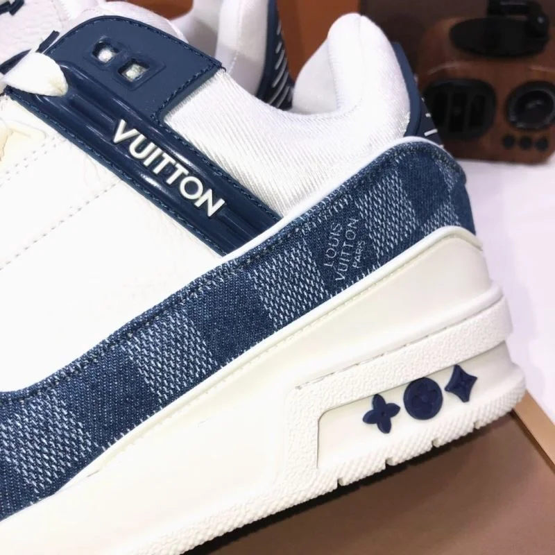 Resilient Louis Vuitton Trainer Sneaker 32521