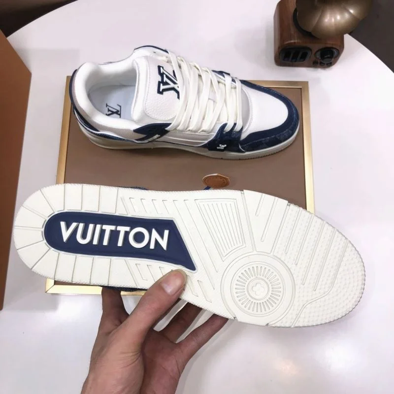 Resilient Louis Vuitton Trainer Sneaker 32521