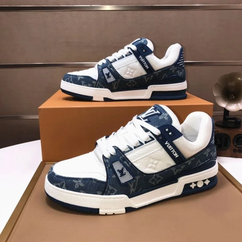 Louis Vuitton Trainer Sneaker Chic 32516