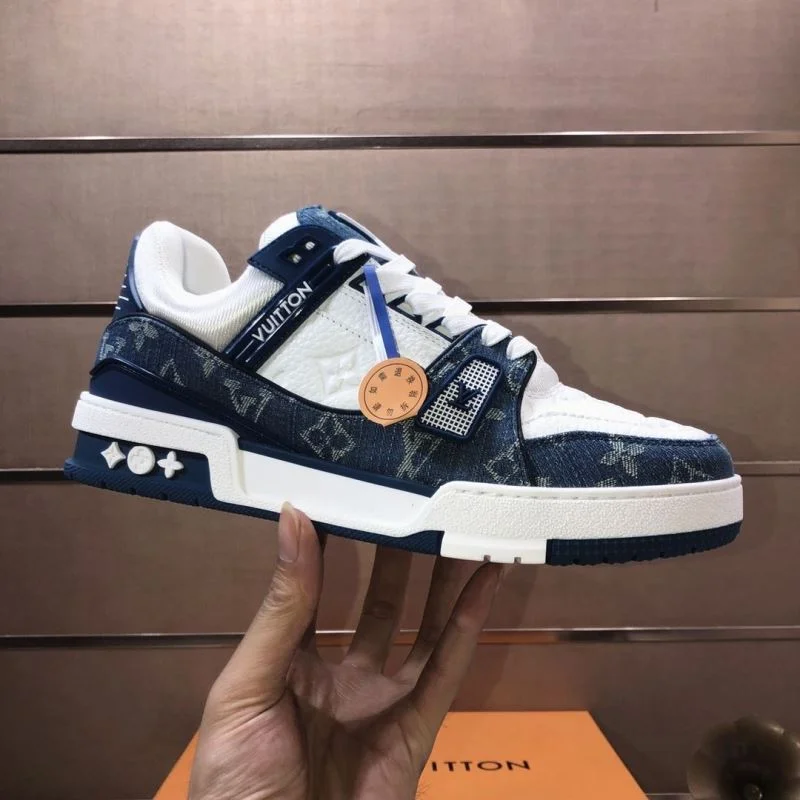 Louis Vuitton Trainer Sneaker Chic 32516
