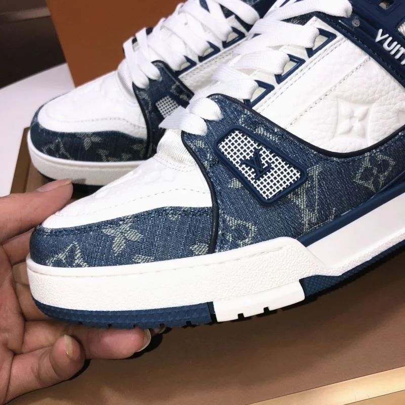 Louis Vuitton Trainer Sneaker Chic 32516