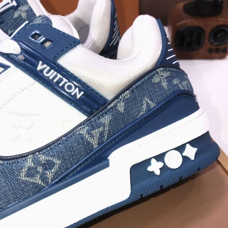 Louis Vuitton Trainer Sneaker Chic 32516