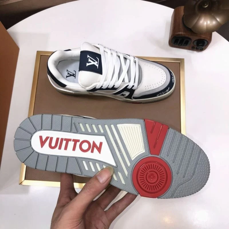 Louis Vuitton Trainer Sneaker Popular 32513