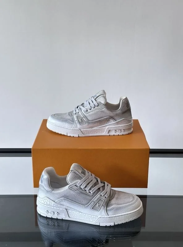 Durable Louis Vuitton Trainer Sneaker 32510