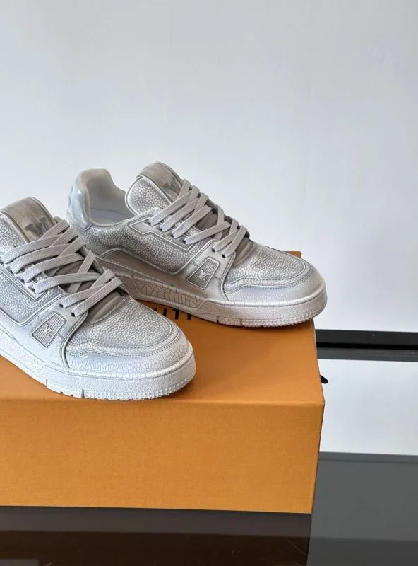Durable Louis Vuitton Trainer Sneaker 32510