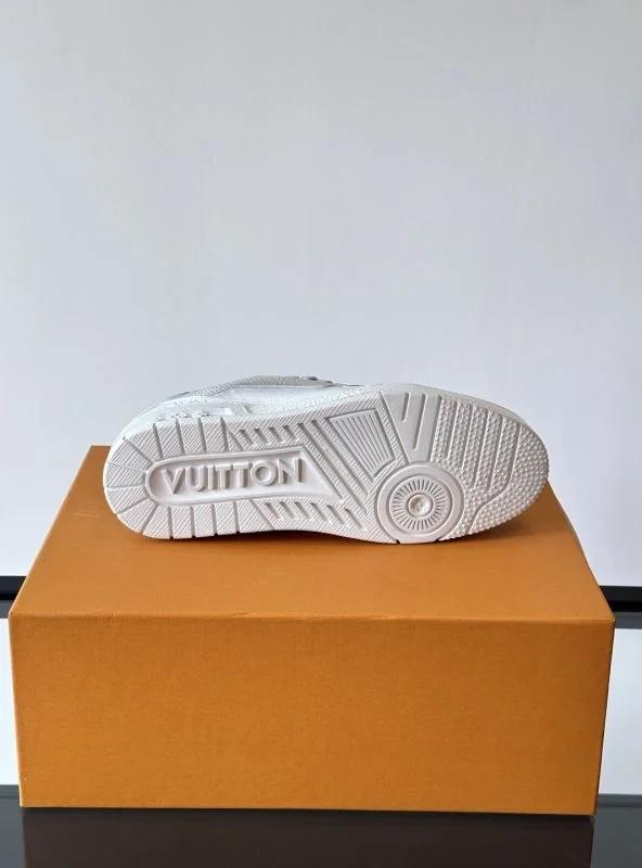 Durable Louis Vuitton Trainer Sneaker 32510