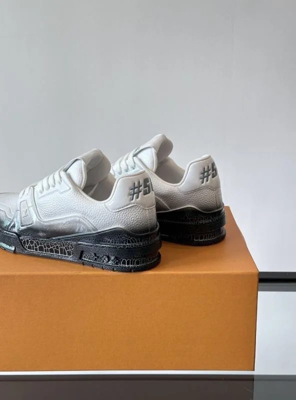 Louis Vuitton Trainer Sneaker Classic 32505