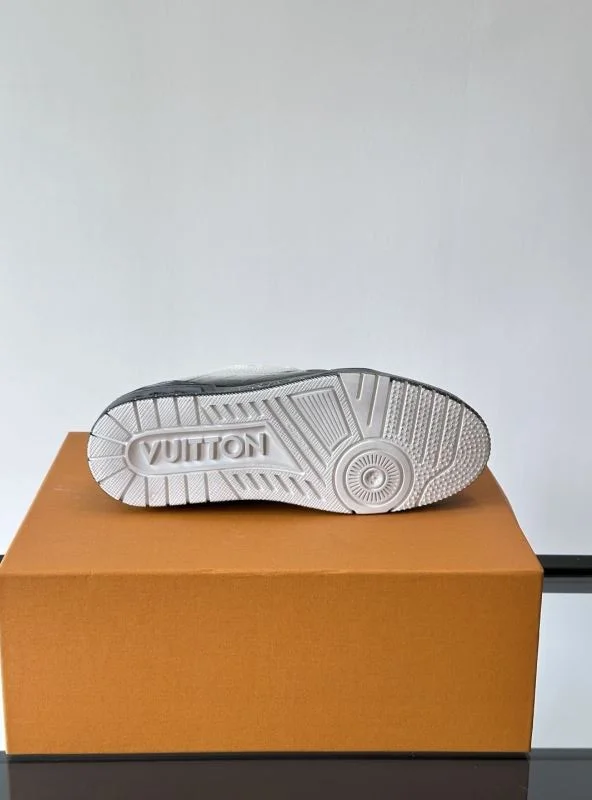Louis Vuitton Trainer Sneaker Classic 32505