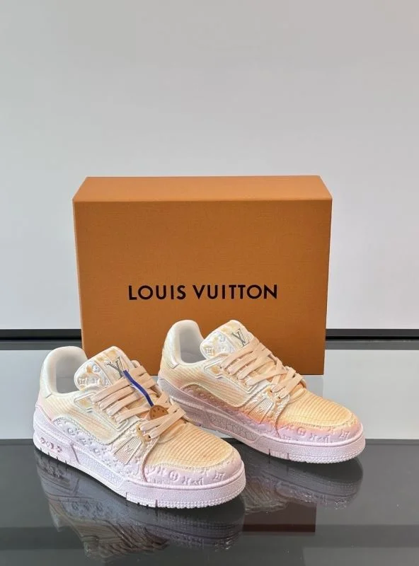 Louis Vuitton Trainer Sneaker TimelessDesign 32518
