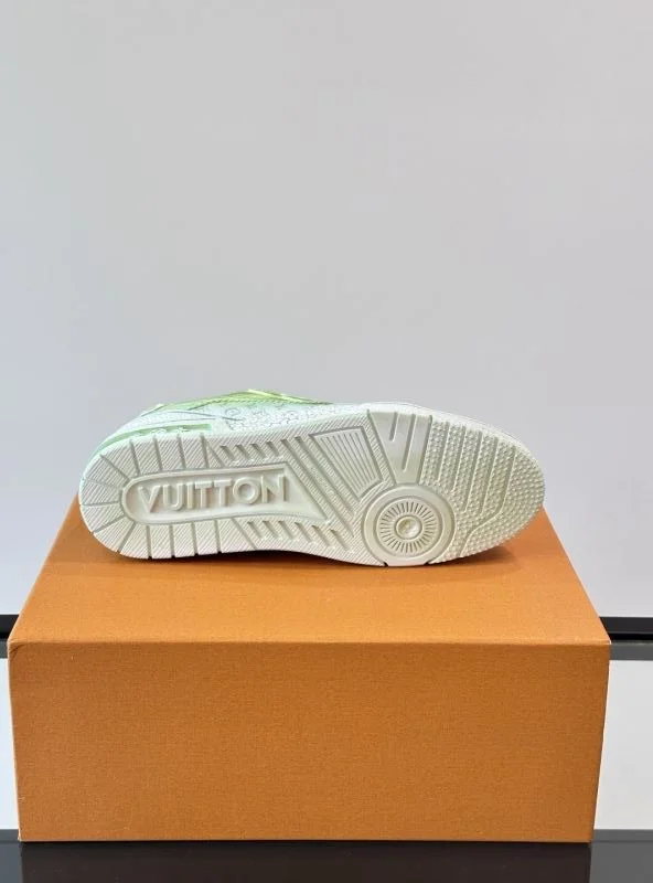 TravelReady Louis Vuitton Trainer Sneaker 32508