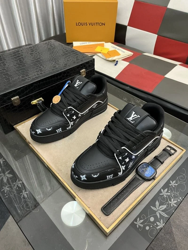Louis Vuitton Trainer Sneaker Popular 32507