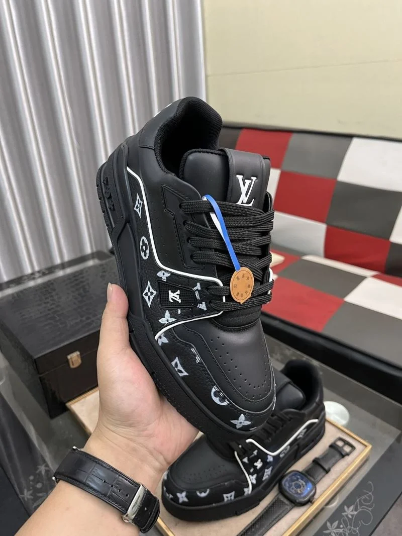 Louis Vuitton Trainer Sneaker Popular 32507