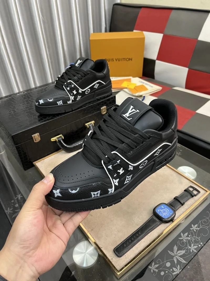 Louis Vuitton Trainer Sneaker Popular 32507
