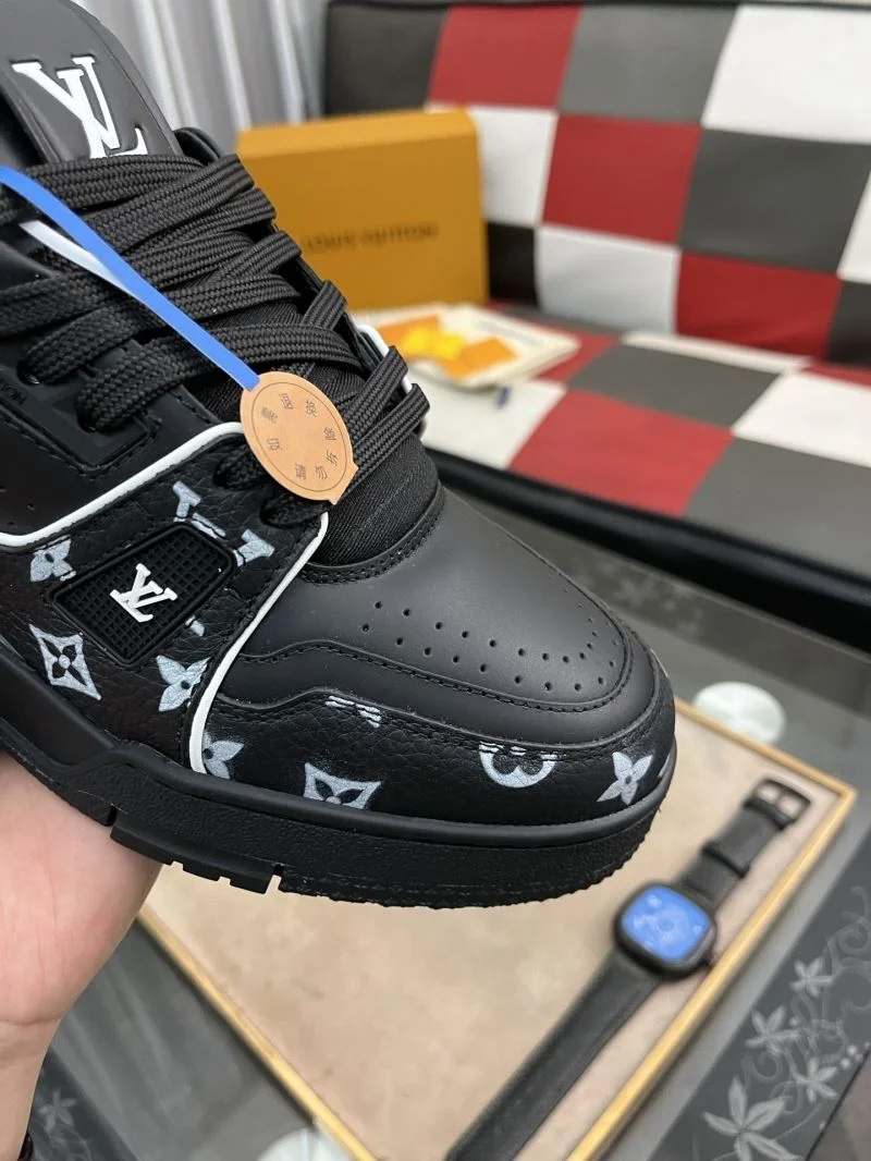 Louis Vuitton Trainer Sneaker Popular 32507