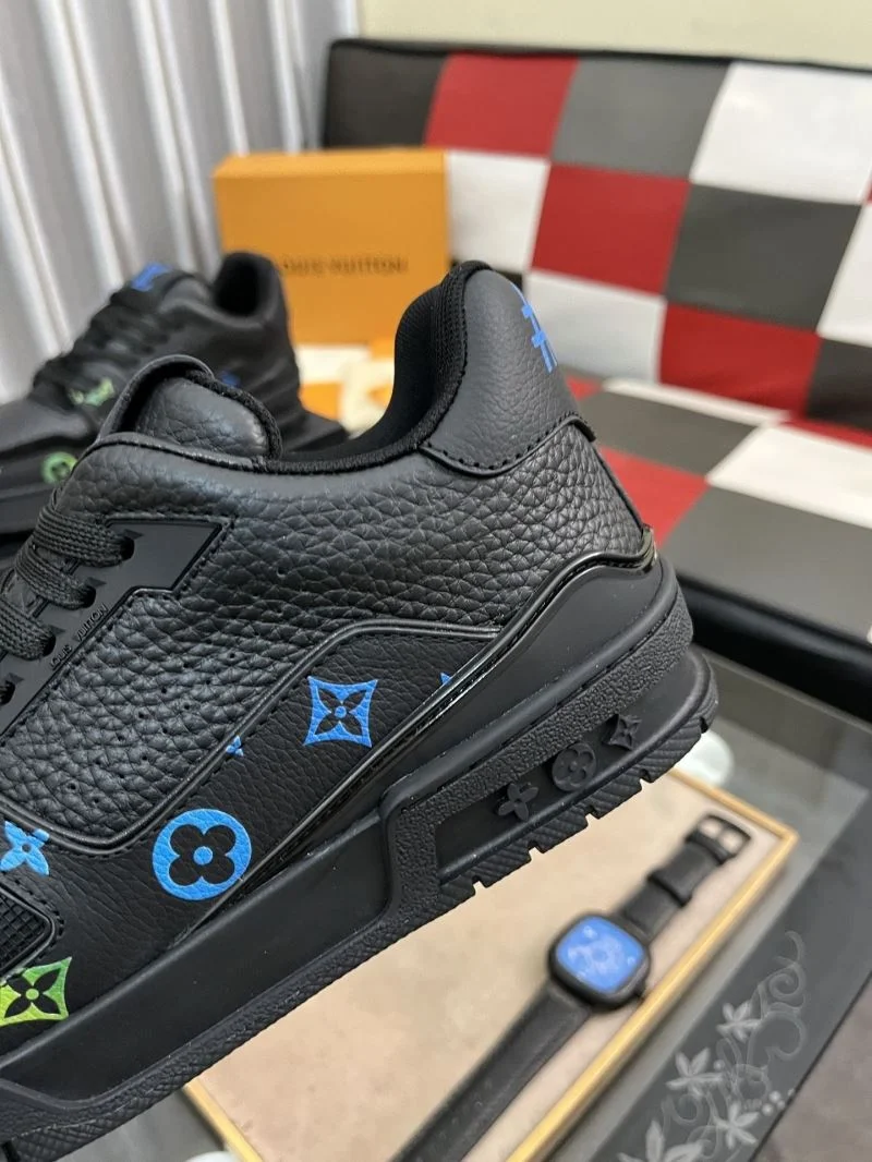 Louis Vuitton Trainer Sneaker Classic 32506