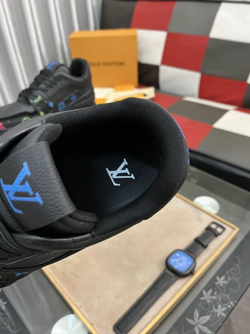 Louis Vuitton Trainer Sneaker Classic 32506