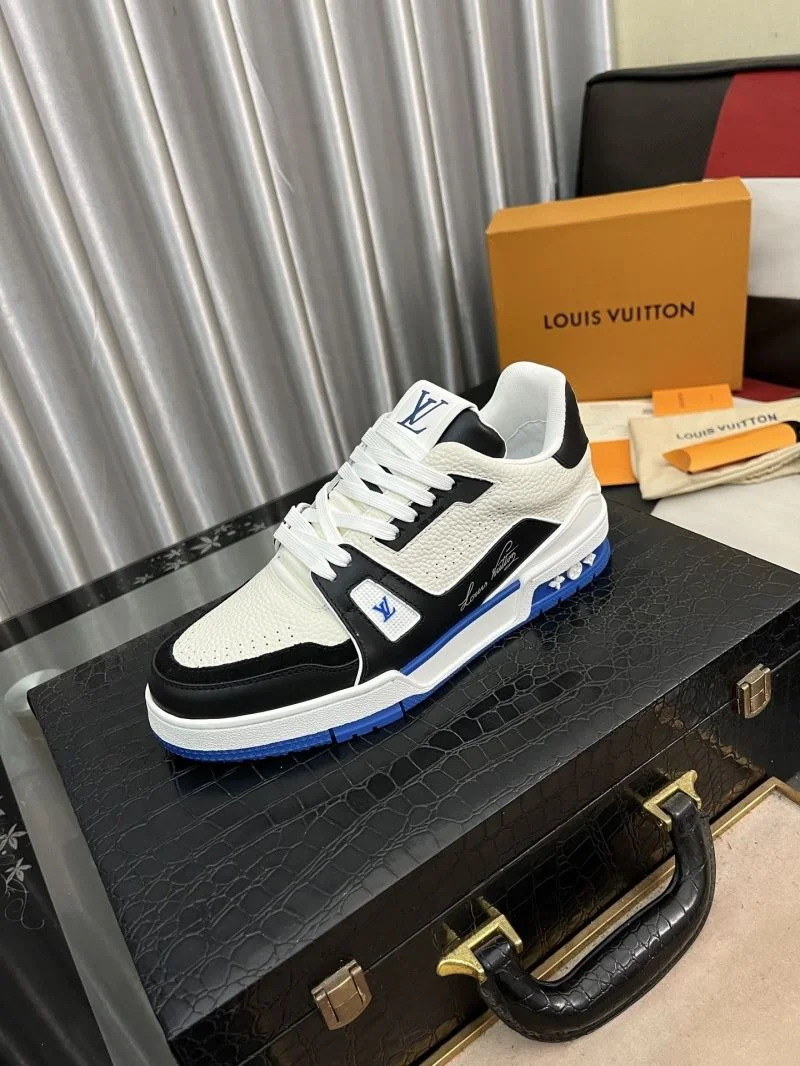 Louis Vuitton Trainer Sneaker Snug 32504