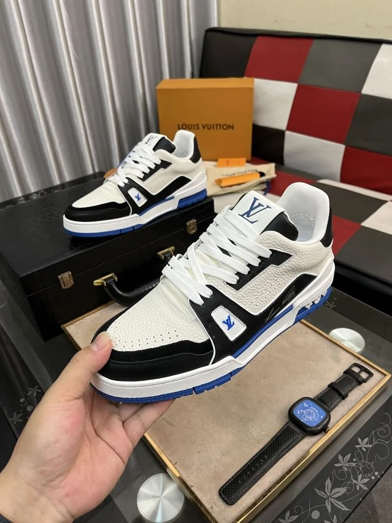 Louis Vuitton Trainer Sneaker Snug 32504