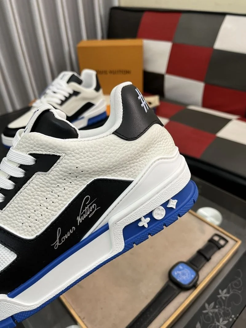 Louis Vuitton Trainer Sneaker Snug 32504