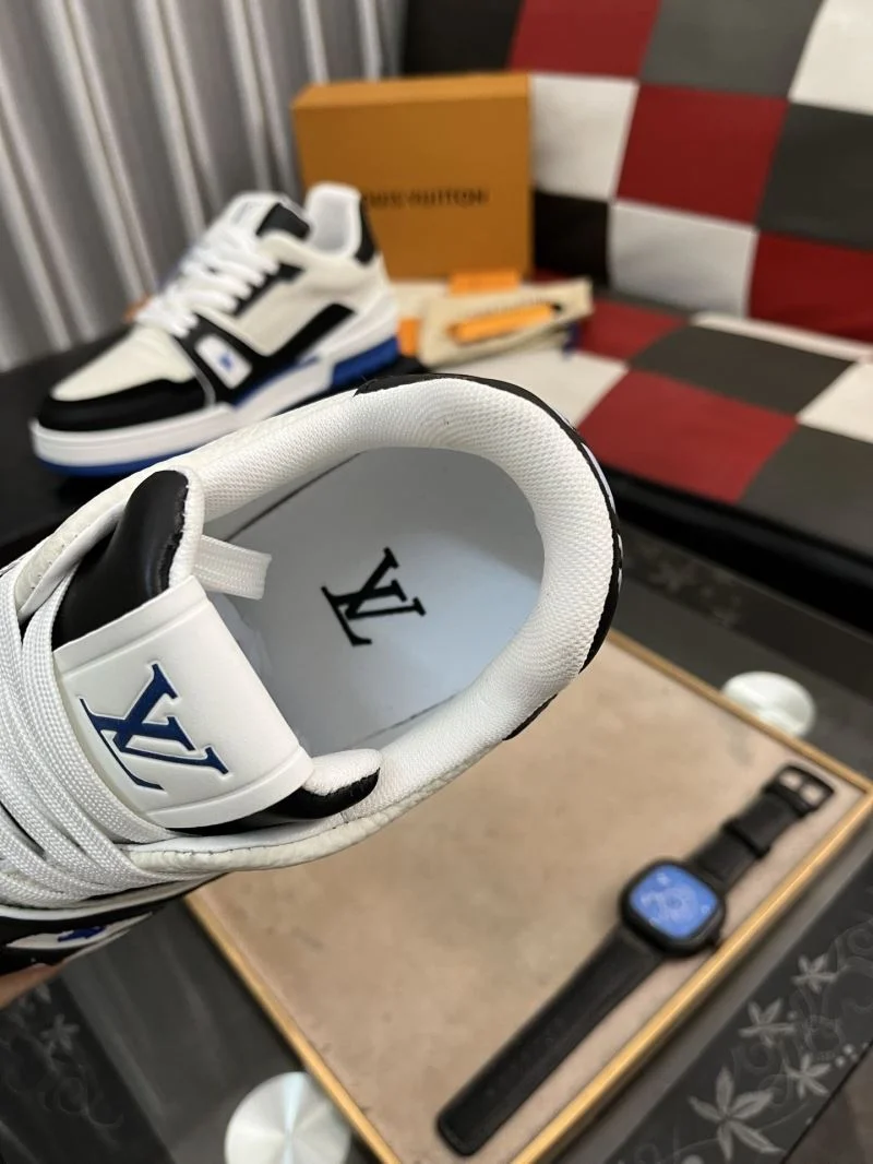 Louis Vuitton Trainer Sneaker Snug 32504