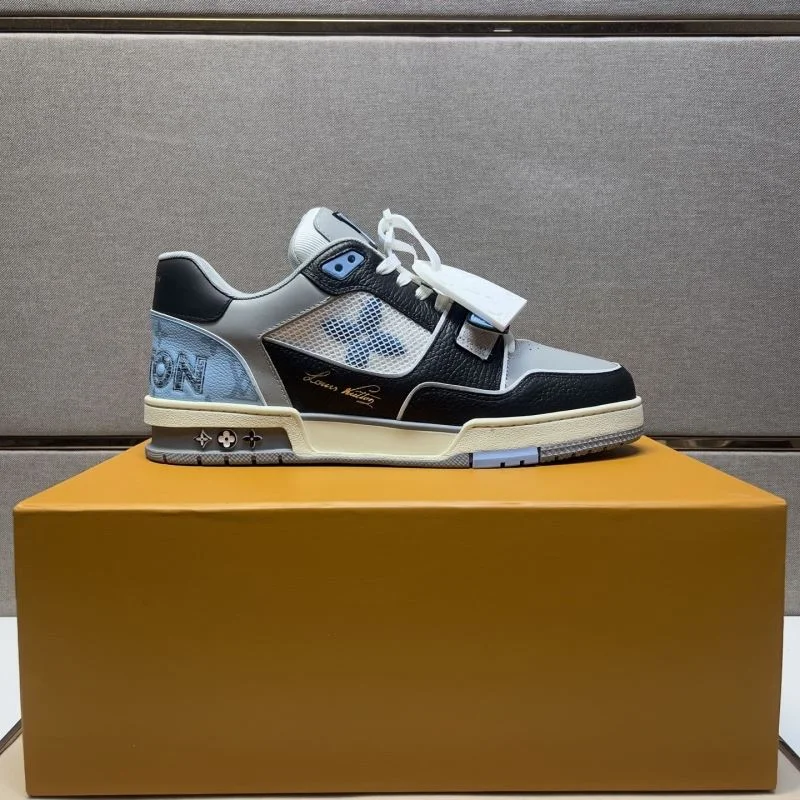 Louis Vuitton Trainer Sneaker Lightweight 32500