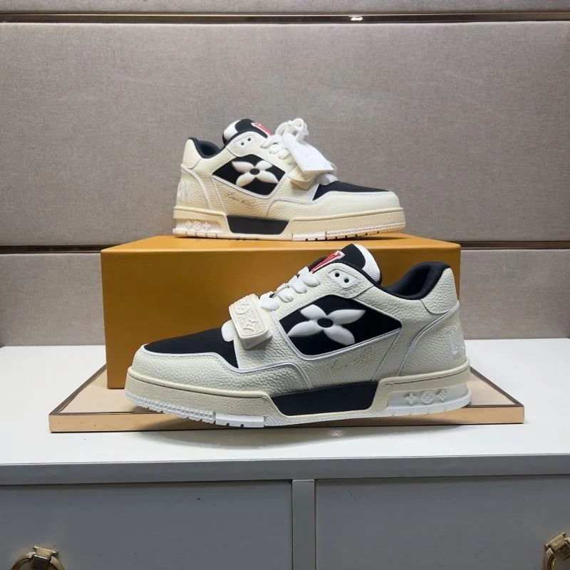 Louis Vuitton Trainer Sneaker SmoothTexture 32498