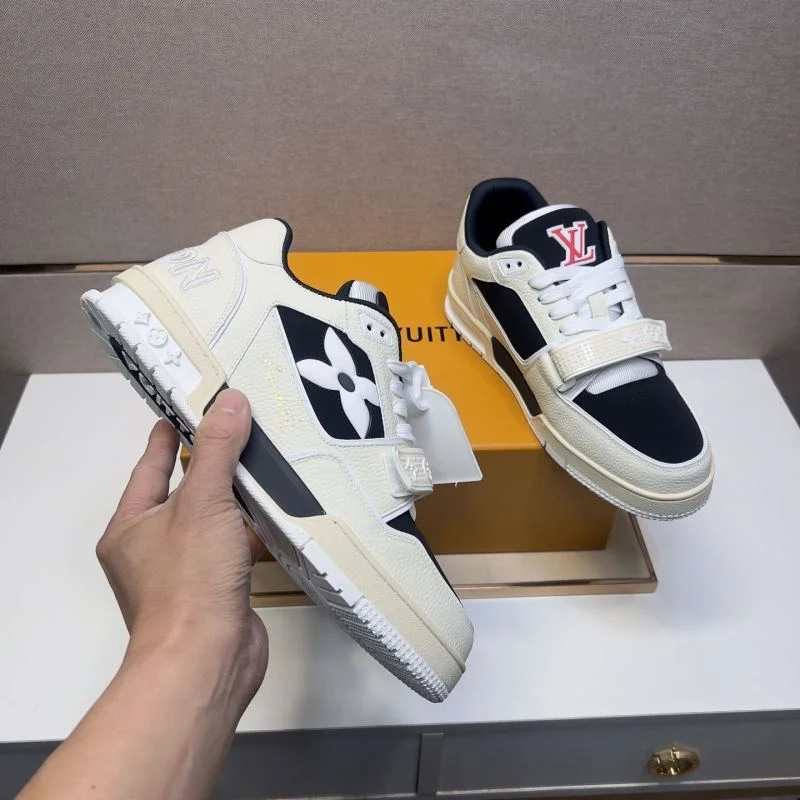 Louis Vuitton Trainer Sneaker SmoothTexture 32498