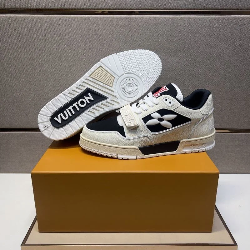 Louis Vuitton Trainer Sneaker SmoothTexture 32498