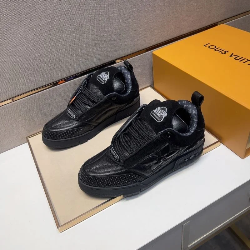 Sleek Louis Vuitton Trainer Sneaker 32495