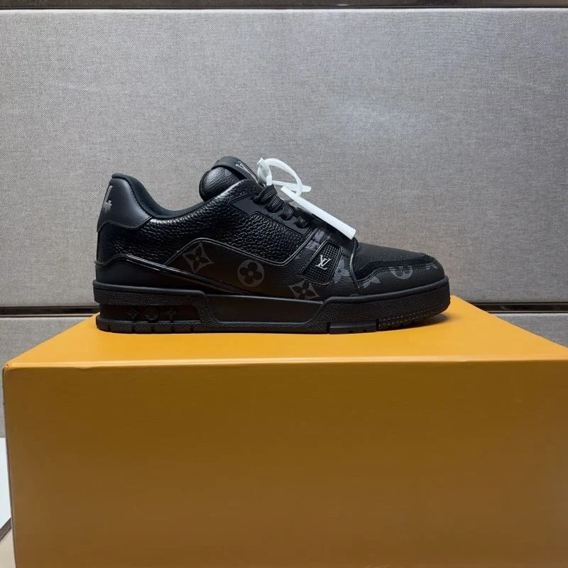 Trendsetting Louis Vuitton Trainer Sneaker 32493