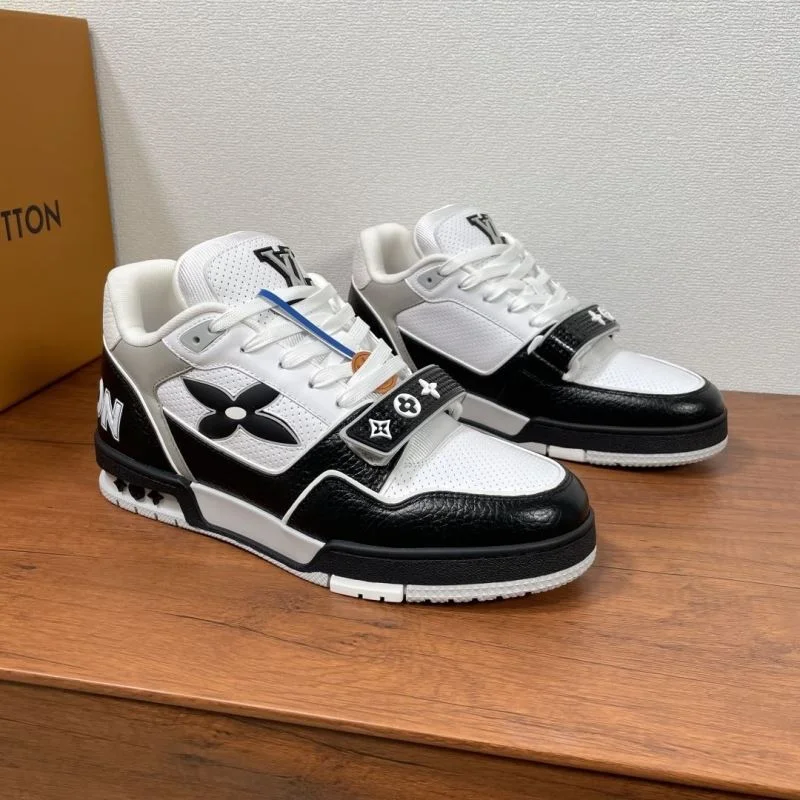 SmoothTexture Louis Vuitton Trainer Sneaker 32484