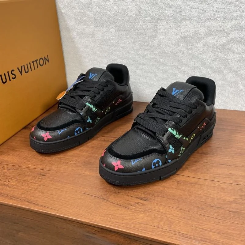 MultiPurpose Louis Vuitton Trainer Sneaker 32478