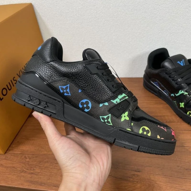 MultiPurpose Louis Vuitton Trainer Sneaker 32478