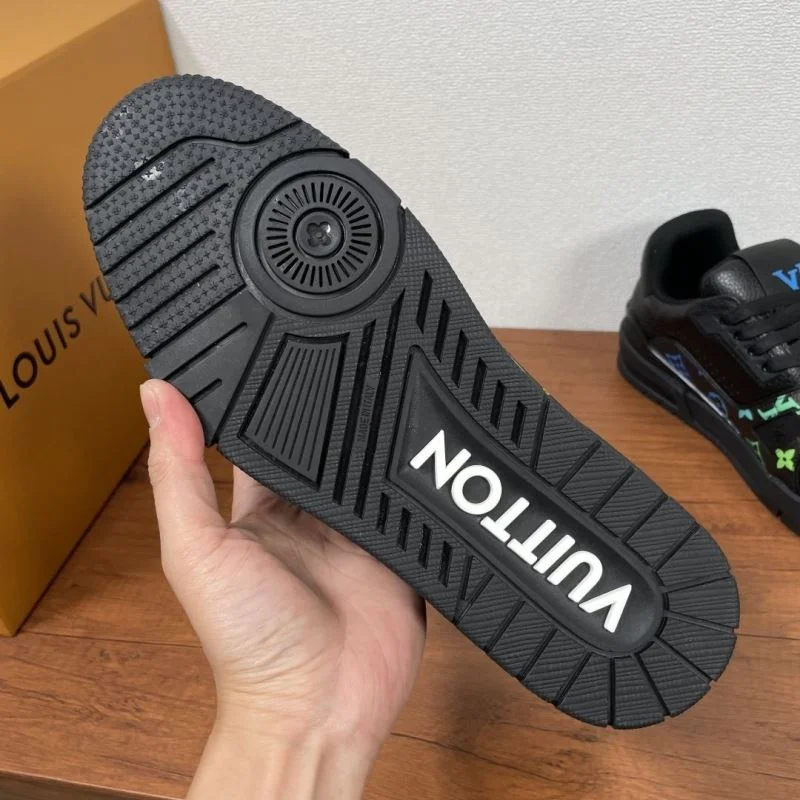 MultiPurpose Louis Vuitton Trainer Sneaker 32478