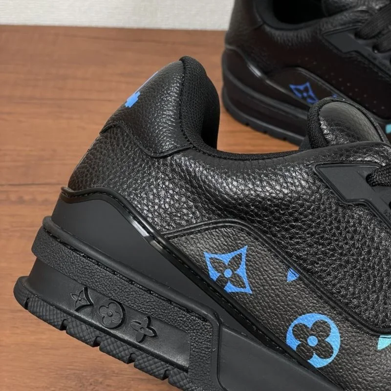 MultiPurpose Louis Vuitton Trainer Sneaker 32478
