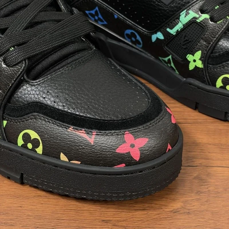 MultiPurpose Louis Vuitton Trainer Sneaker 32478