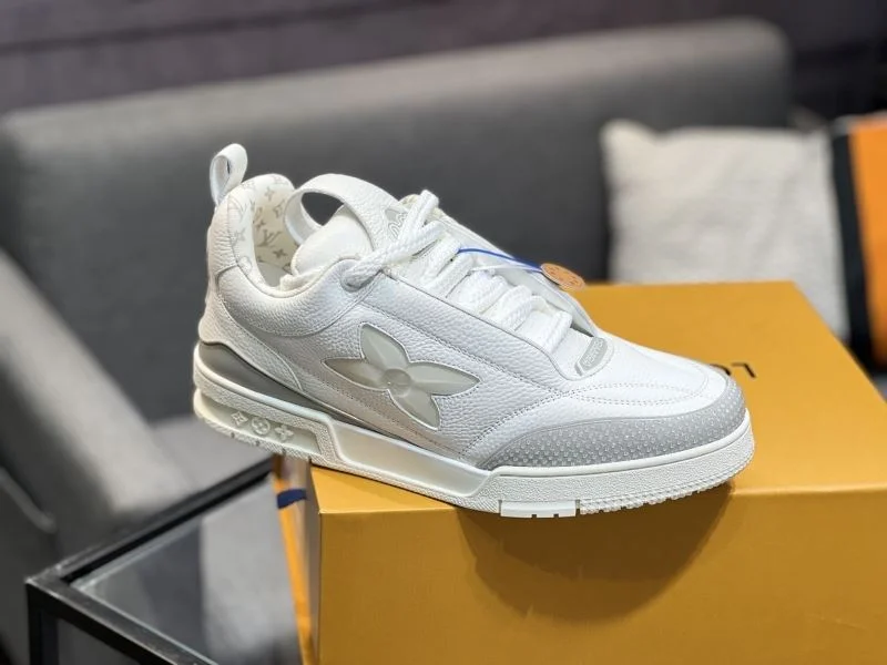 Louis Vuitton Trainer Sneaker Chic 32485