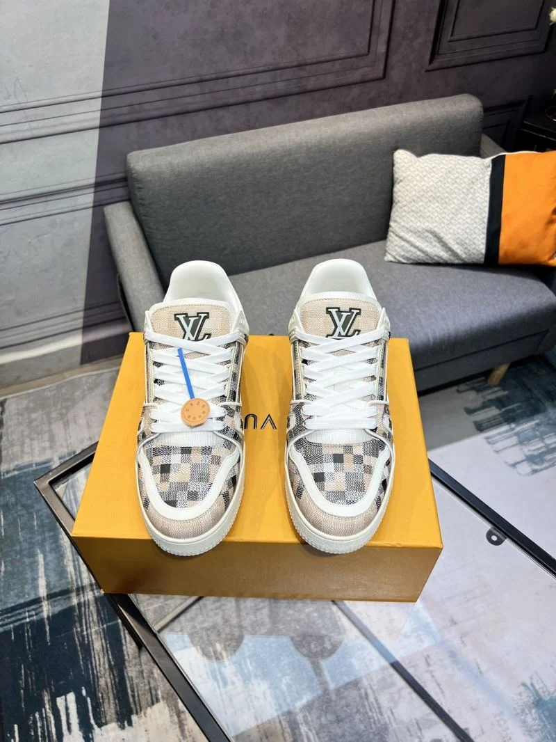 EyeCatching Louis Vuitton Trainer Sneaker 32483