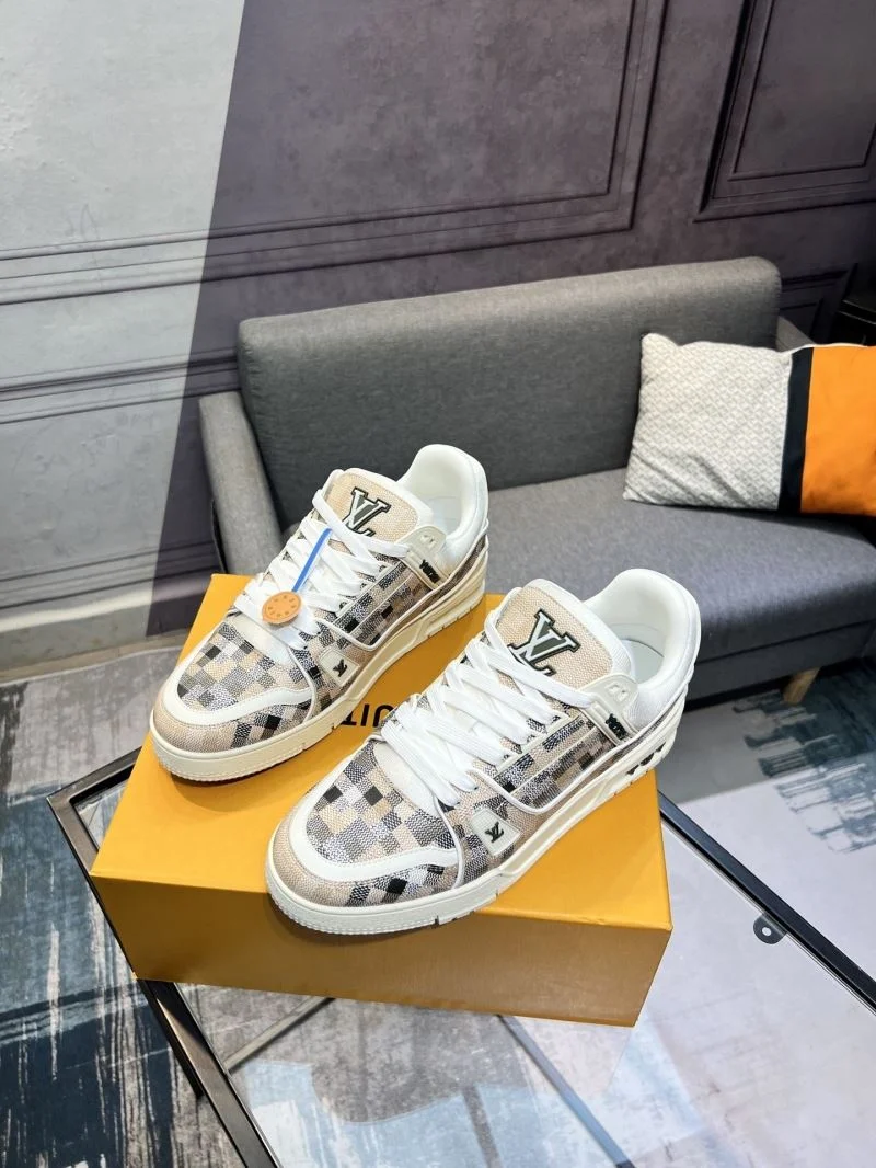 EyeCatching Louis Vuitton Trainer Sneaker 32483