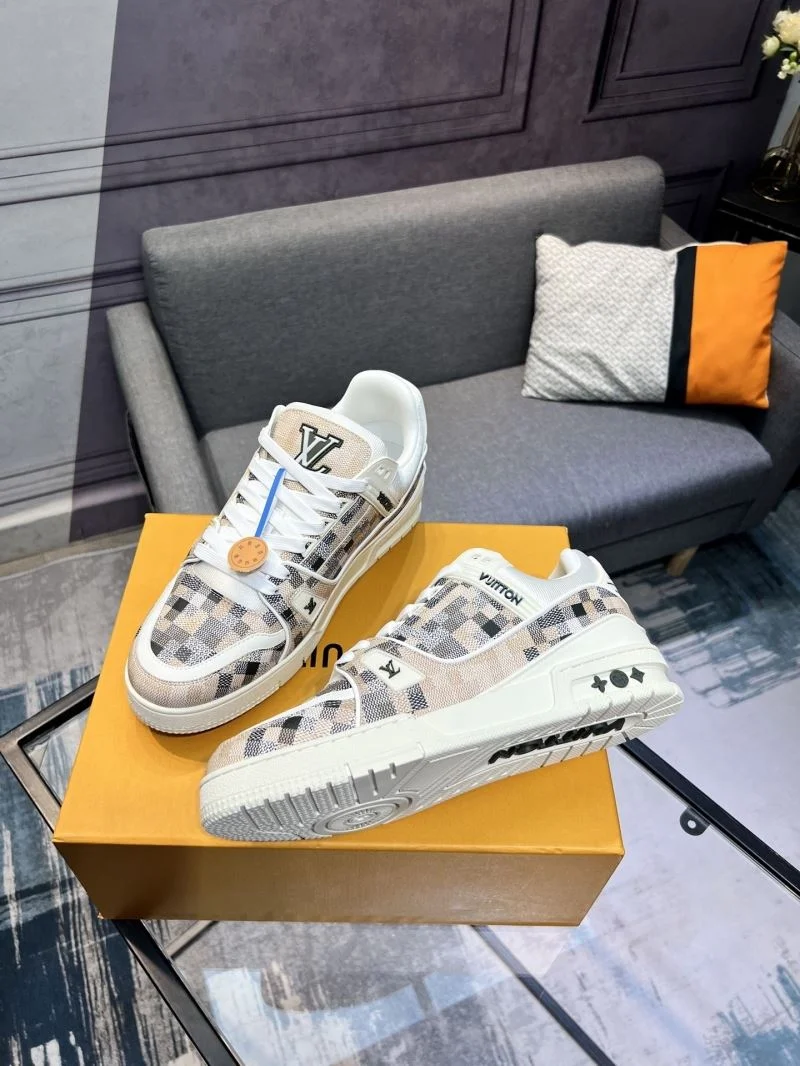 EyeCatching Louis Vuitton Trainer Sneaker 32483