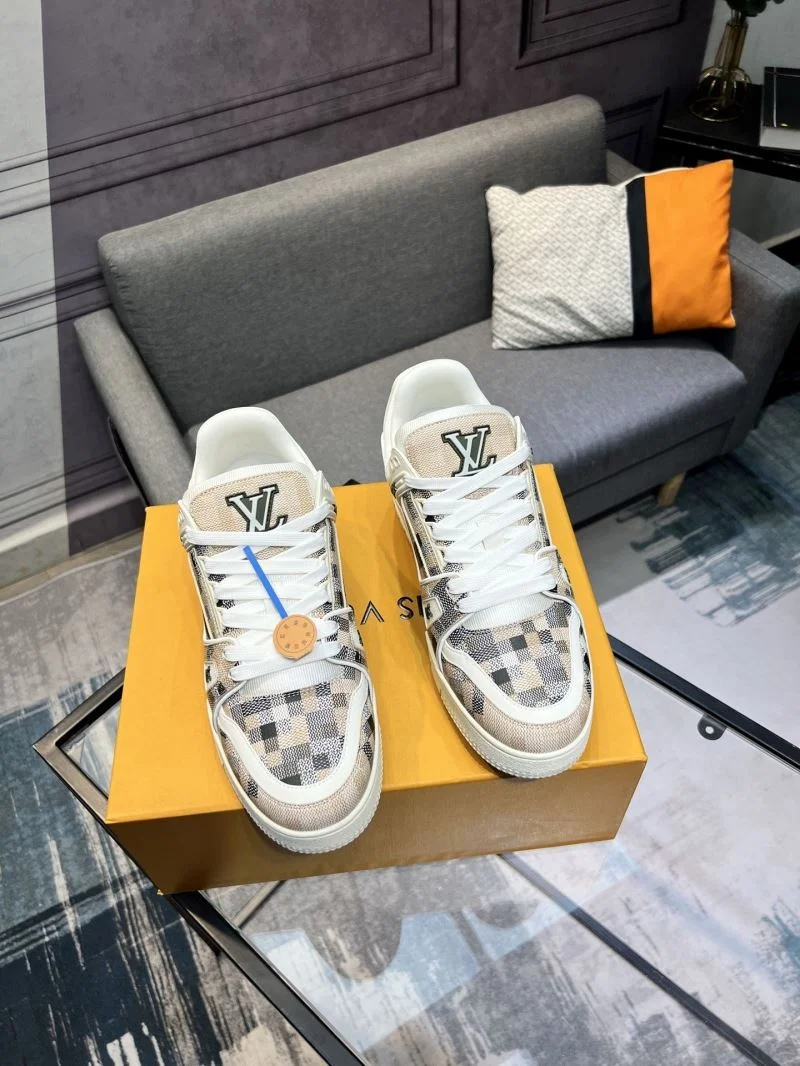 EyeCatching Louis Vuitton Trainer Sneaker 32483