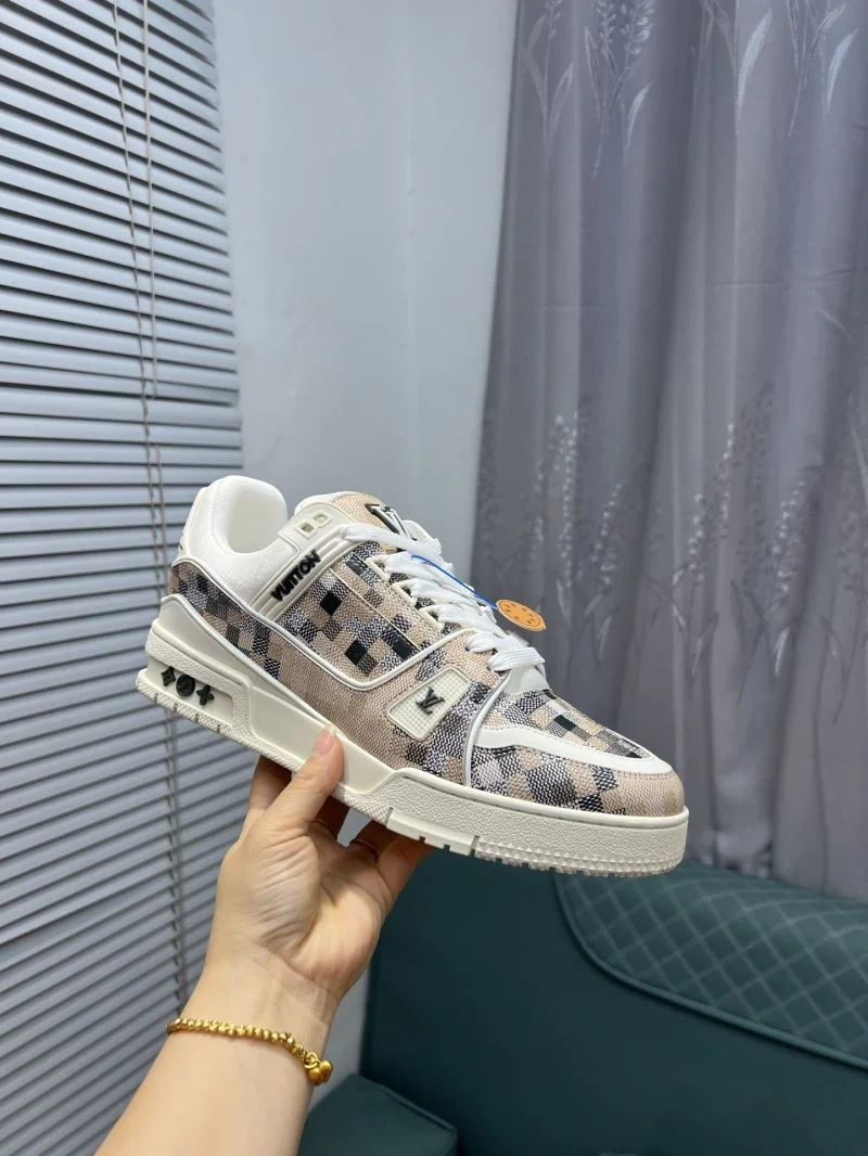 EyeCatching Louis Vuitton Trainer Sneaker 32483