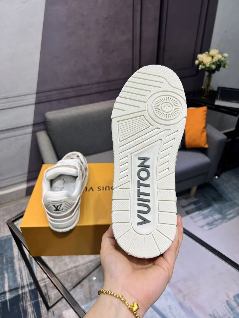 EyeCatching Louis Vuitton Trainer Sneaker 32483