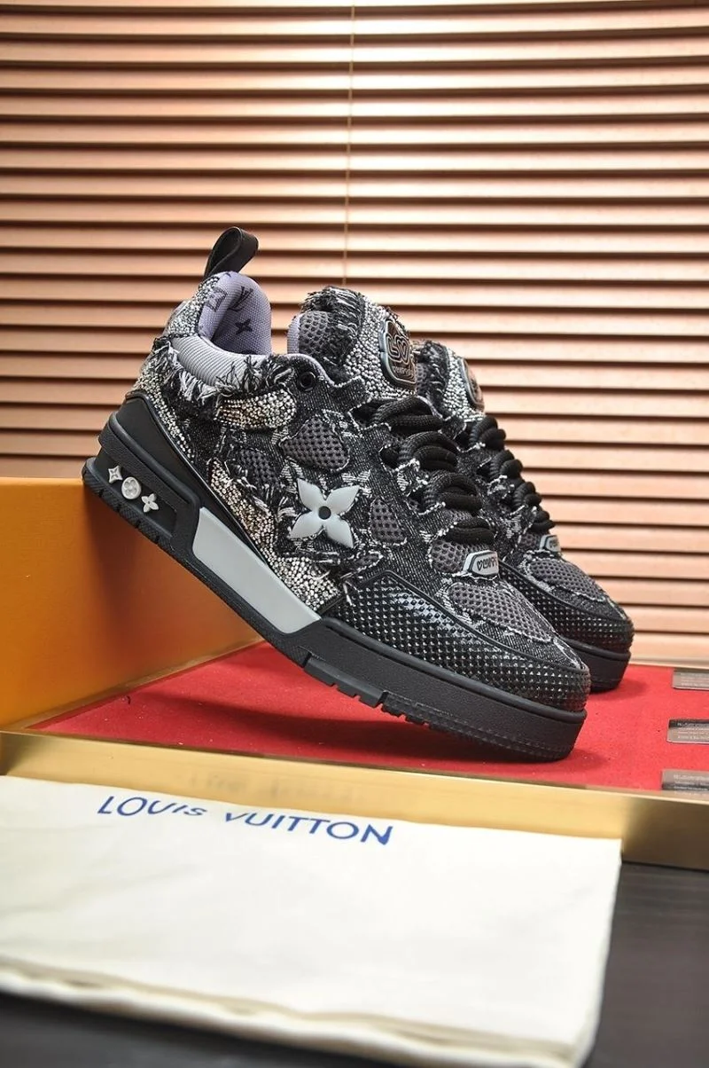 Louis Vuitton Trainer Sneaker Sustainable 32489