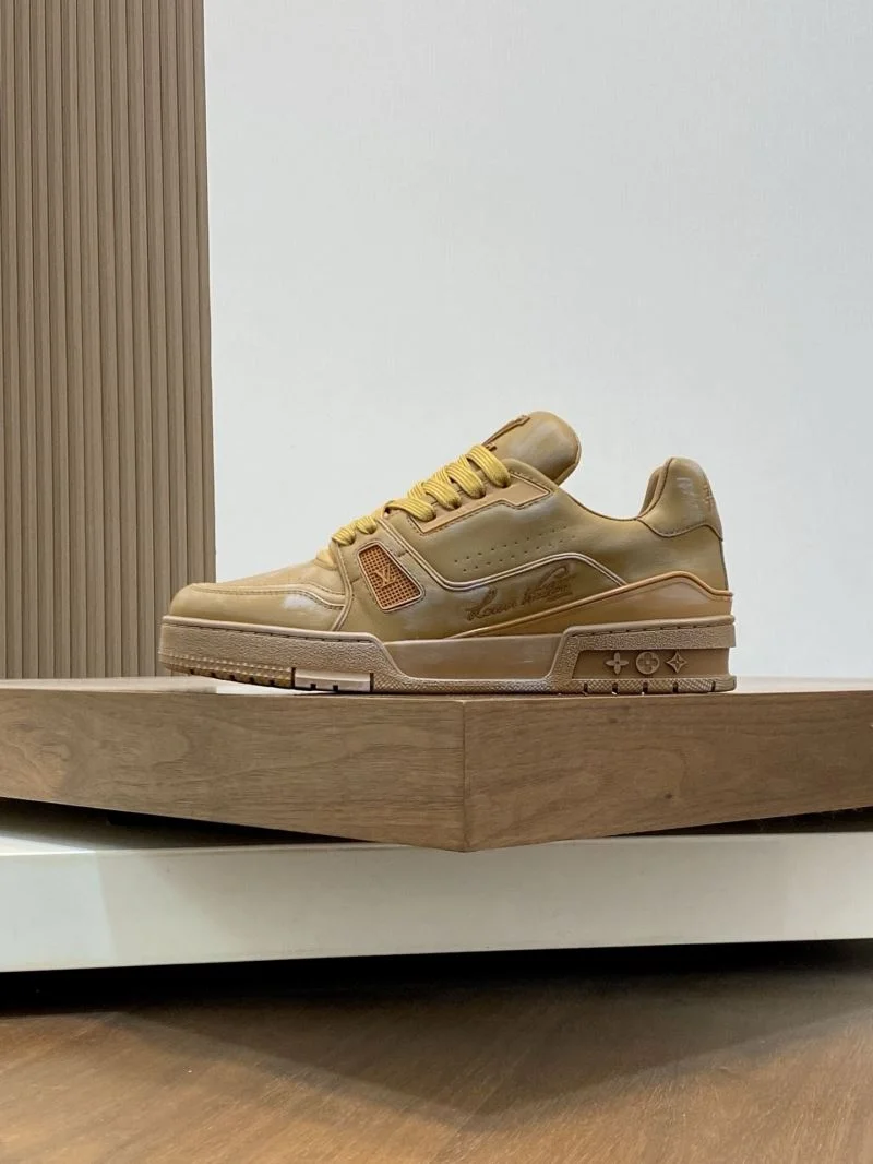 Comfortable Louis Vuitton Trainer Sneaker 32479