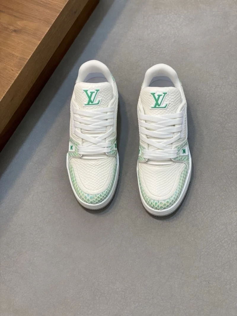Louis Vuitton Trainer Sneaker Minimalist 32481