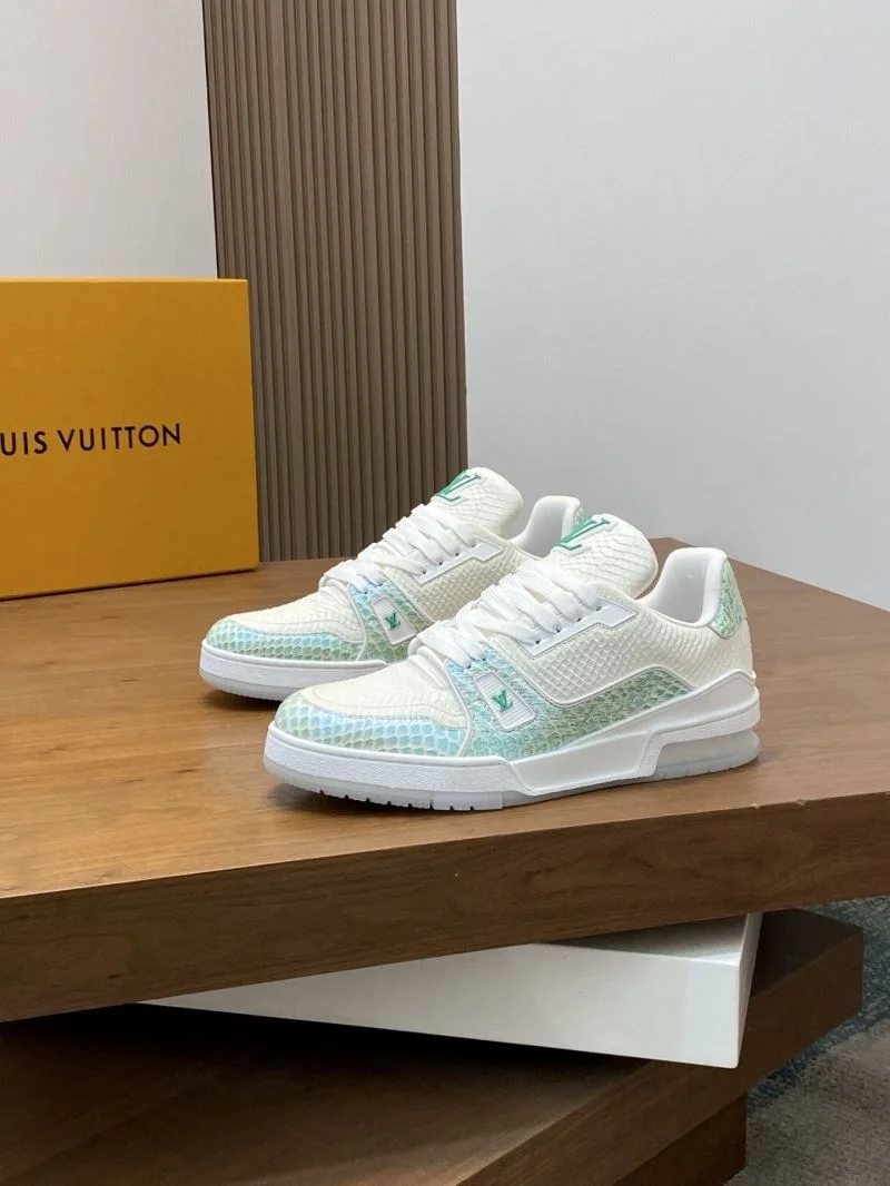 Louis Vuitton Trainer Sneaker Minimalist 32481