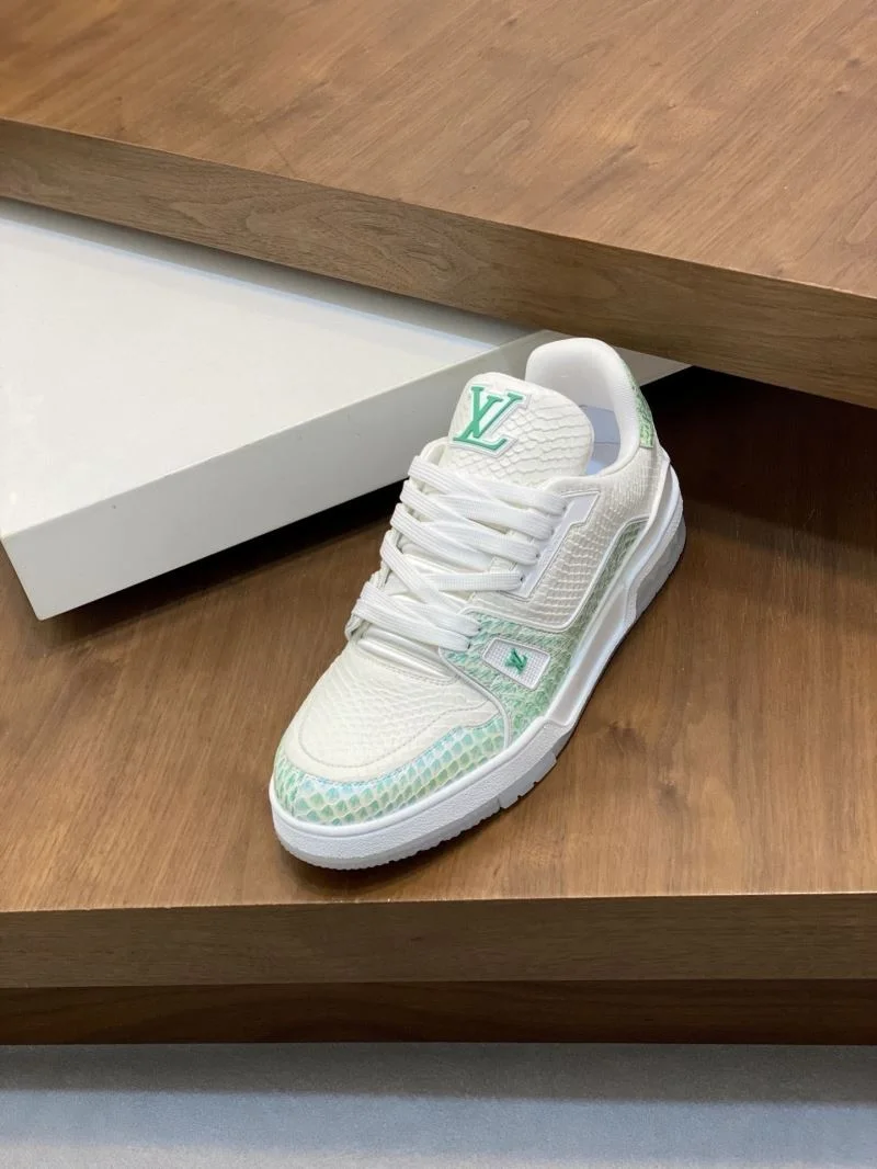 Louis Vuitton Trainer Sneaker Minimalist 32481