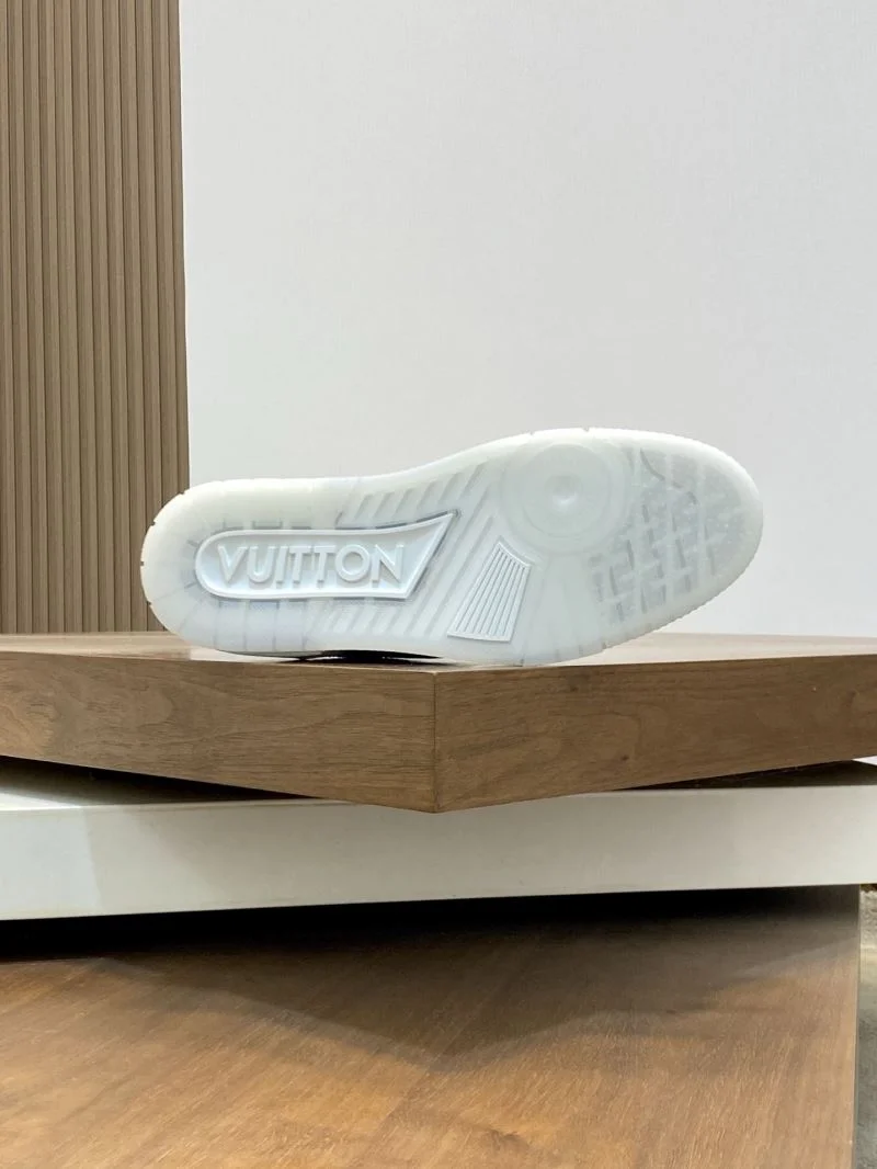 TechFriendly Louis Vuitton Trainer Sneaker 32480