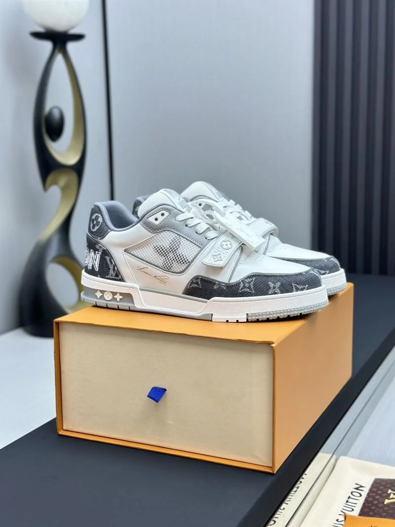 Louis Vuitton Trainer Sneaker Refined 33252